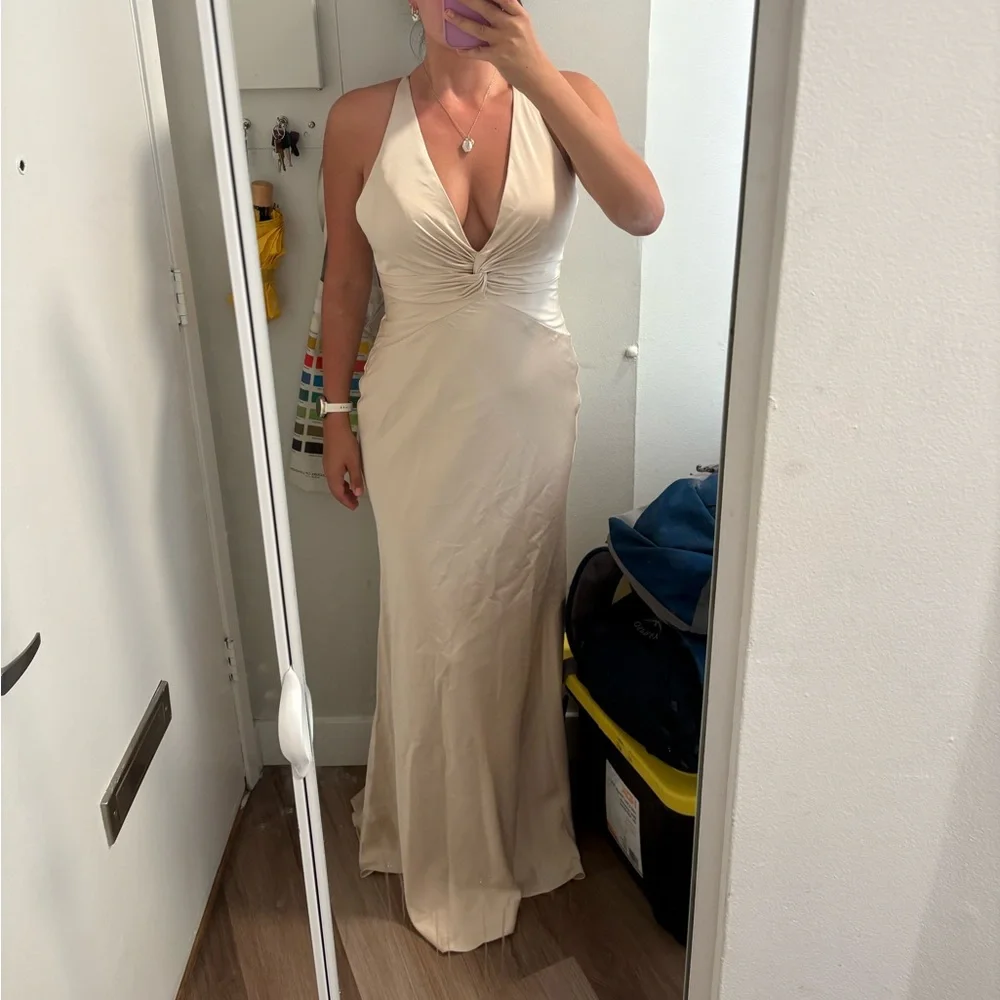 Elegant Cream Maxi Dress - Picture 4 of 4